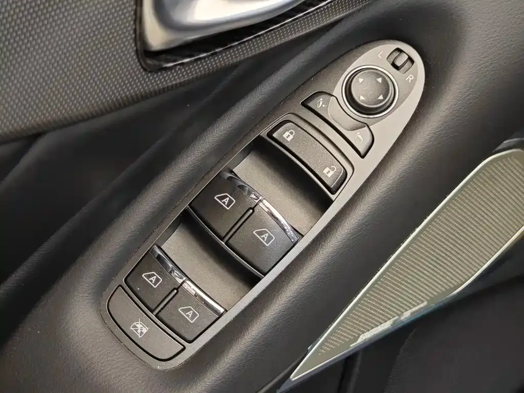 Infiniti Q50L 2021 из CN, фото 5
