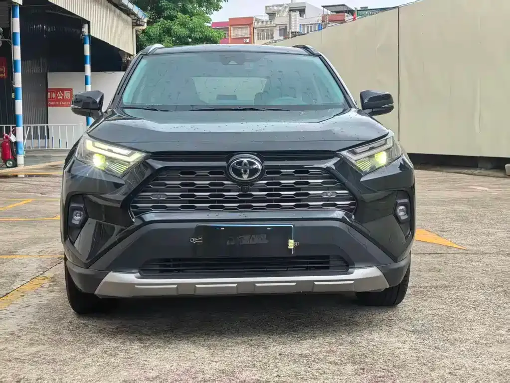Toyota RAV4 — фото 6