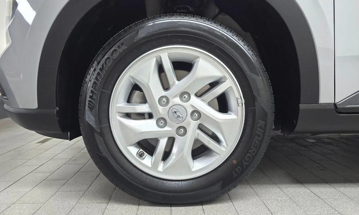 Hyundai Venue 2023 из KR, фото 2