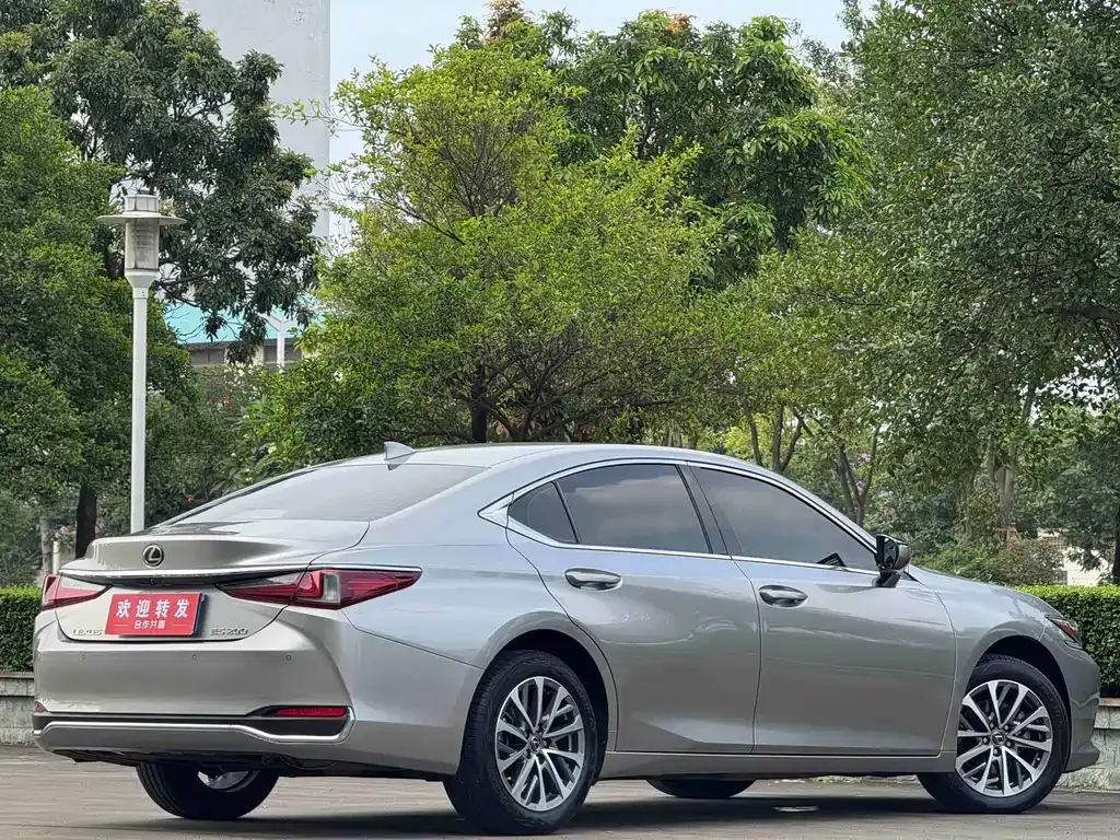 Lexus ES — фото 3