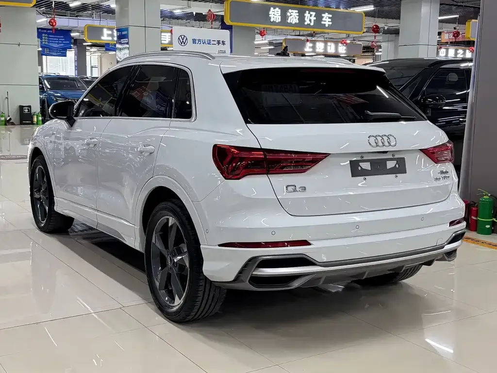 Audi Q3 — фото 6