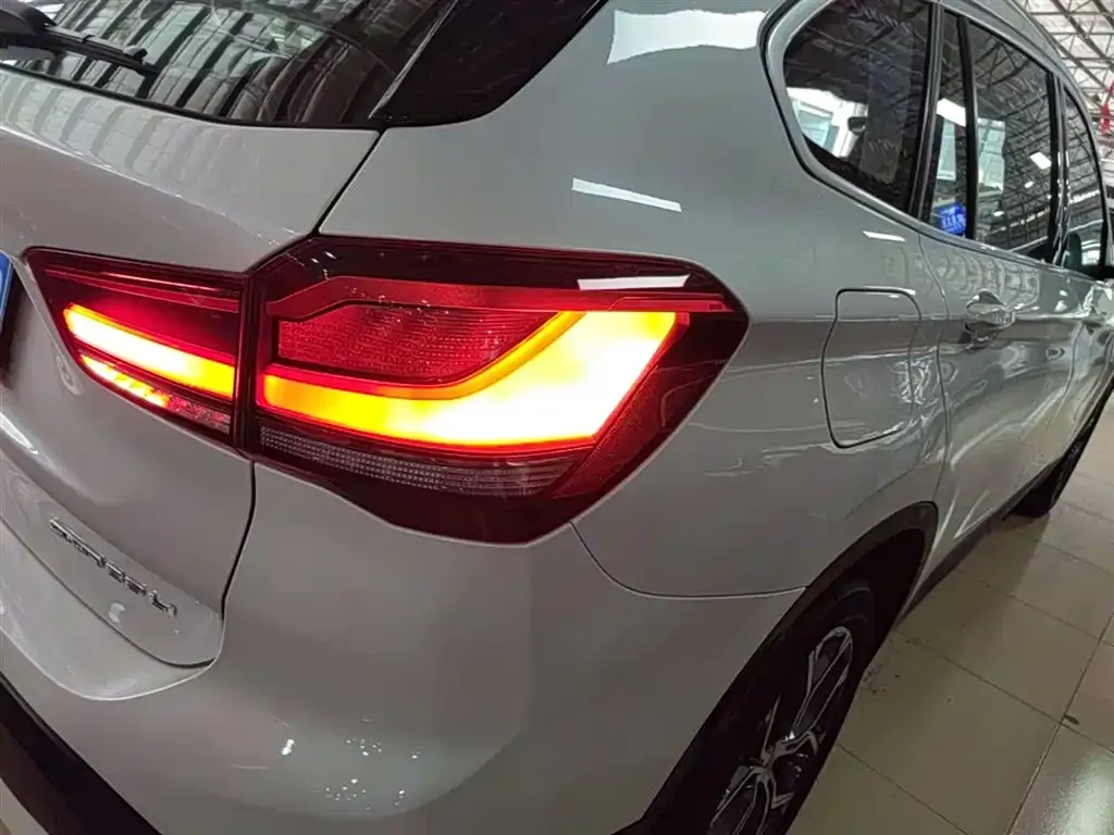 BMW X1 — фото 6