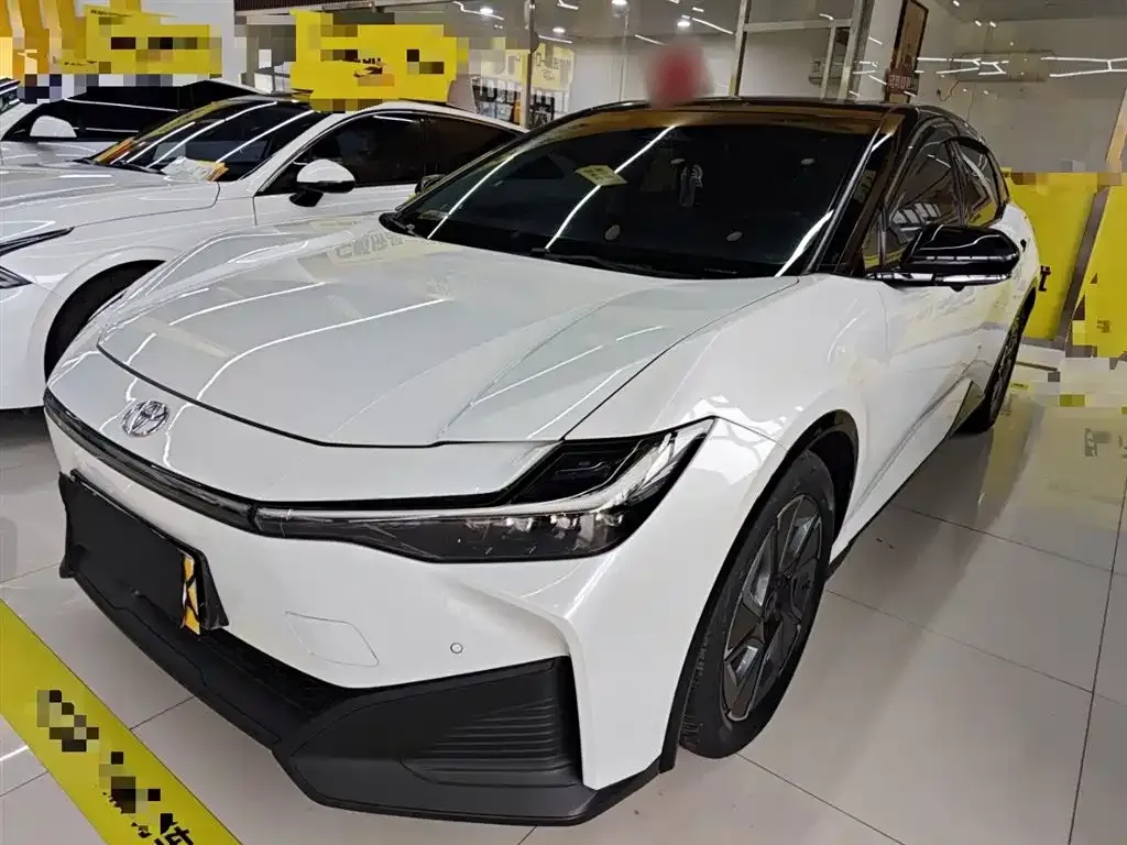 Toyota bZ3 2024 из CN, фото 4