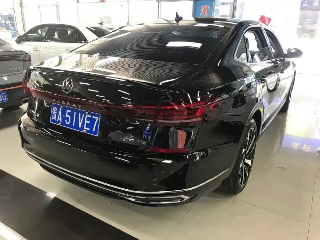 Volkswagen Passat — фото 8