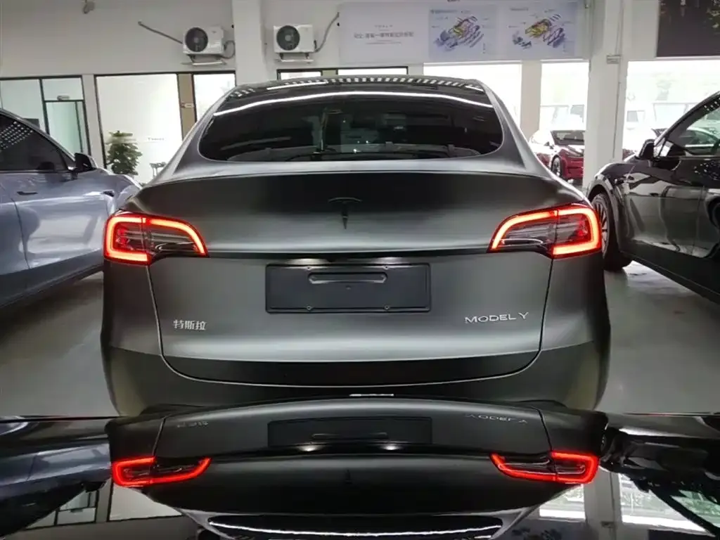 Tesla Model Y — фото 9
