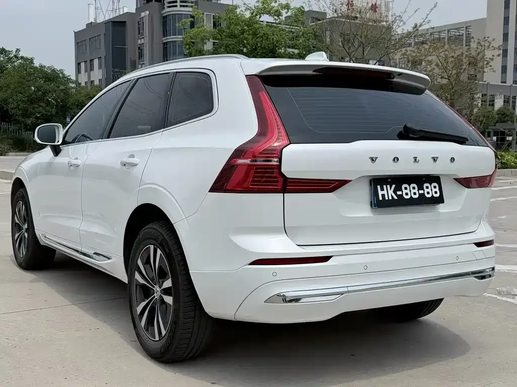Volvo XC60 — фото 5