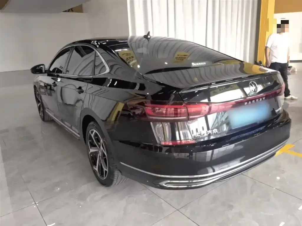 Volkswagen Passat — фото 7