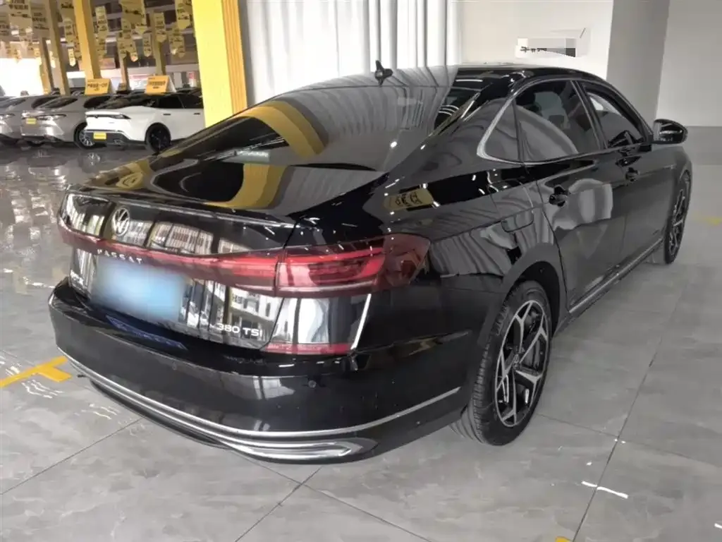 Volkswagen Passat — фото 9