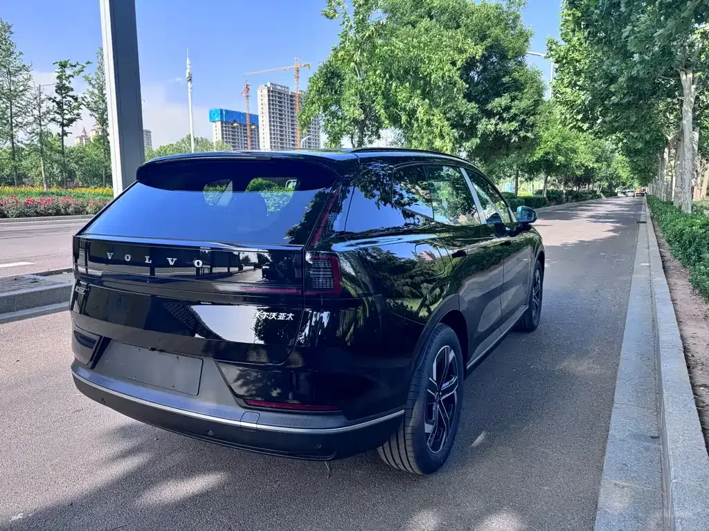 Volvo XC70 Plug-in Hybrid 2026 из CN, фото 10