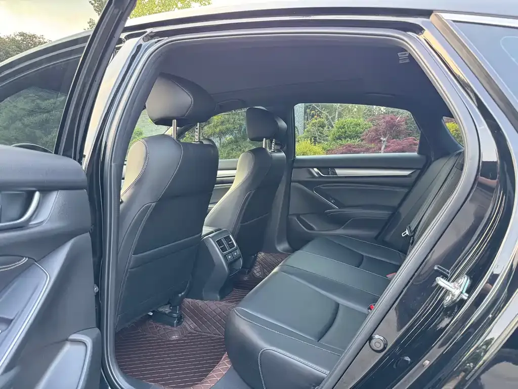 Honda Inspire 2023 из CN, фото 2
