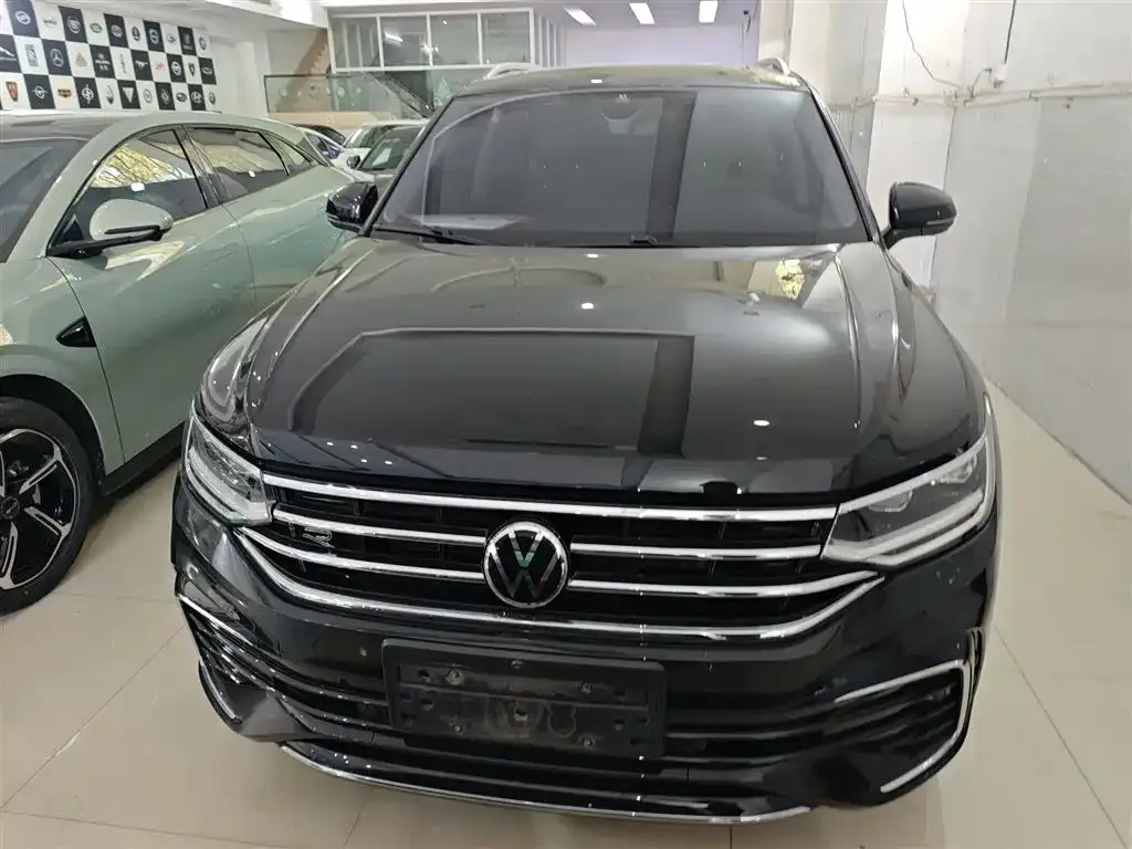 Volkswagen Tiguan L — фото 4