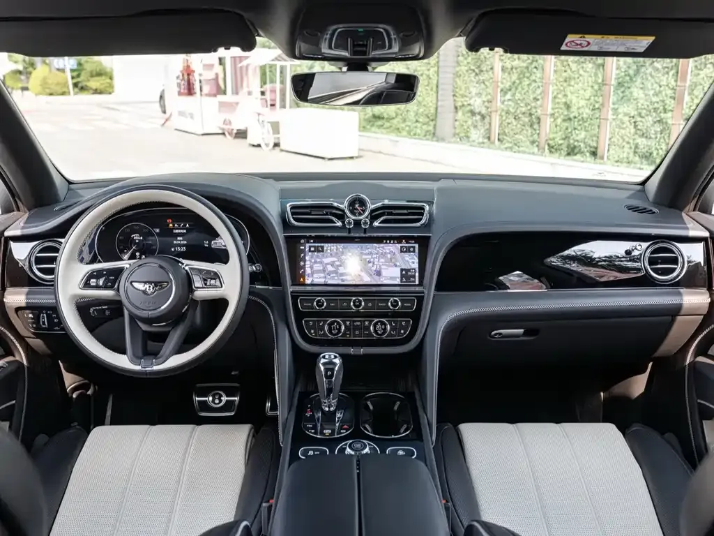 Bentley Bentayga 2022 из CN, фото 7