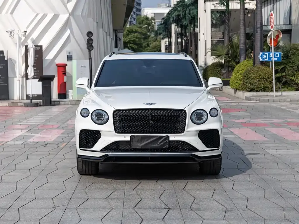 Bentley Bentayga 2022 из CN, фото 4