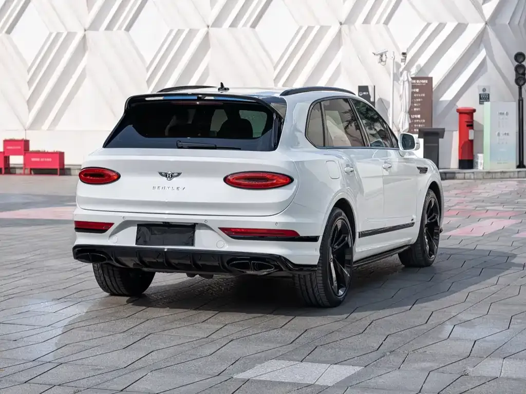 Bentley Bentayga 2022 из CN, фото 8
