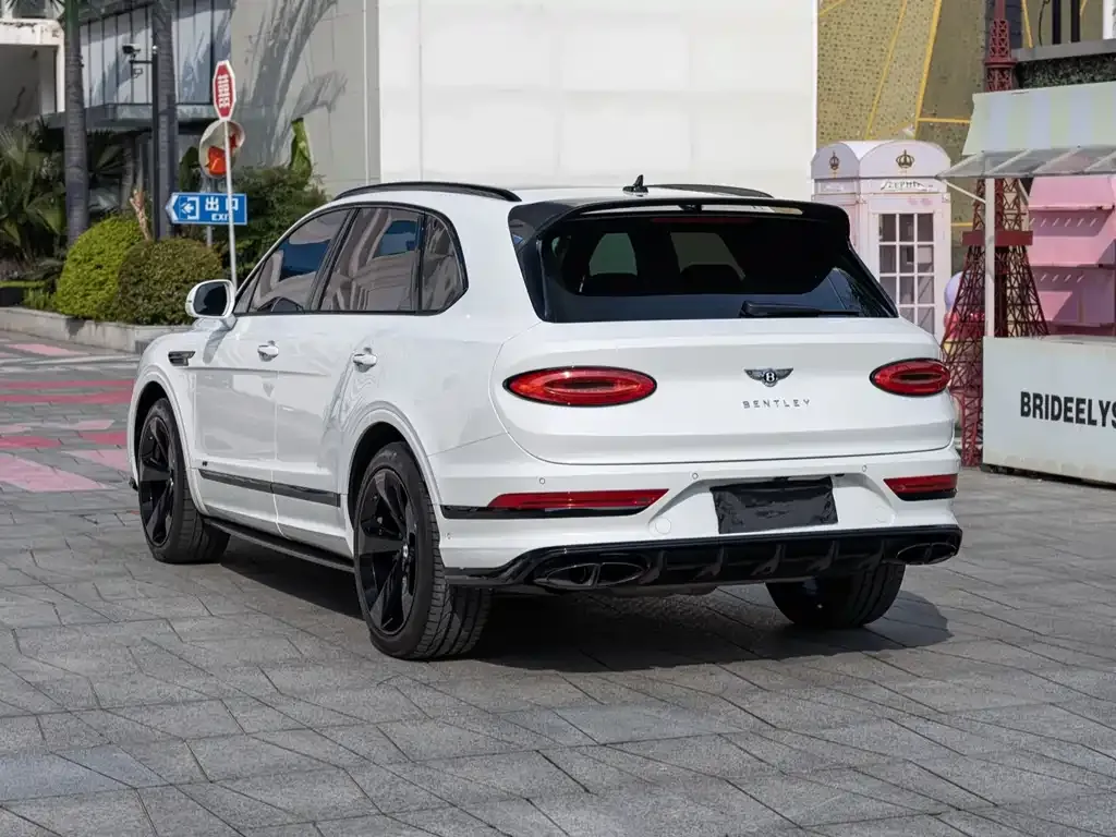 Bentley Bentayga 2022 из CN, фото 9