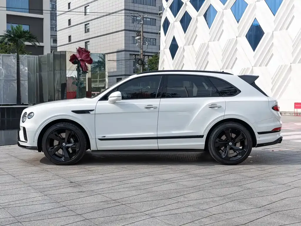 Bentley Bentayga 2022 из CN, фото 10