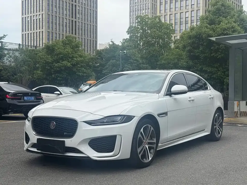 Jaguar XEL — фото 1
