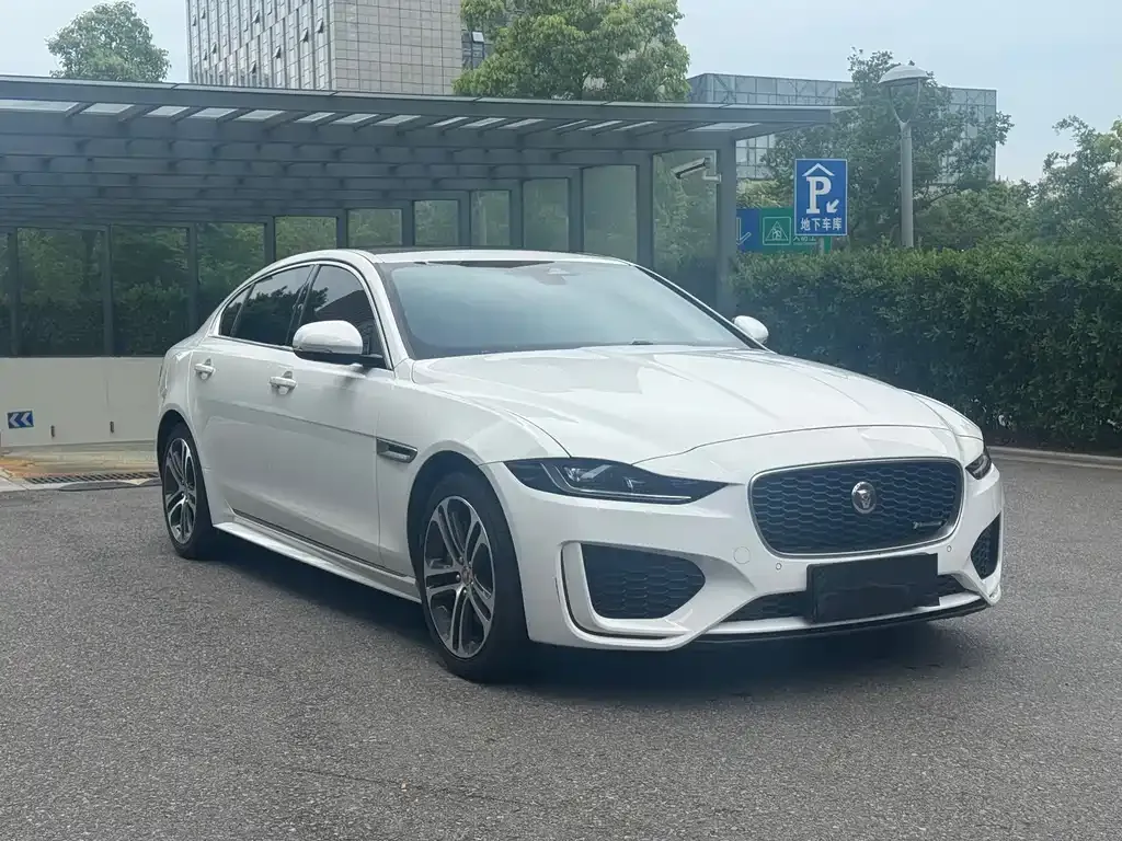 Jaguar XEL — фото 10