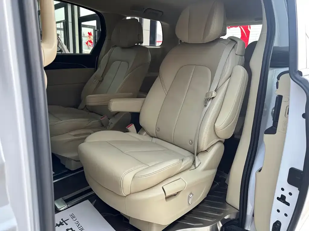 Buick GL8 2023 из CN, фото 7