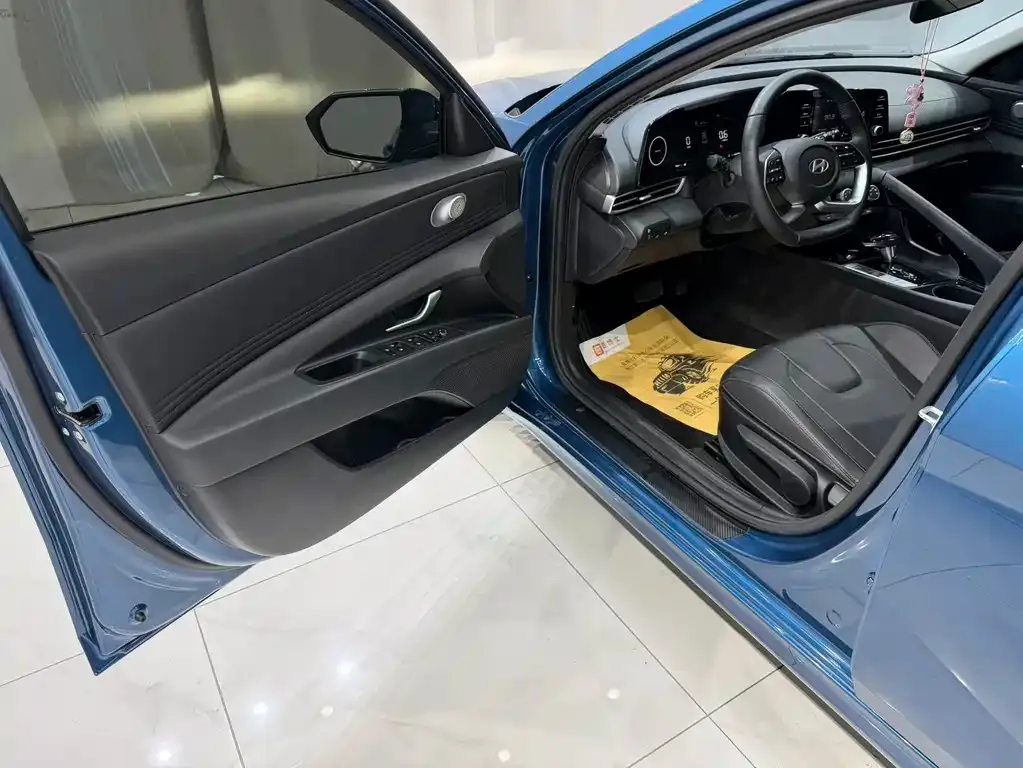 Hyundai Elantra — фото 10