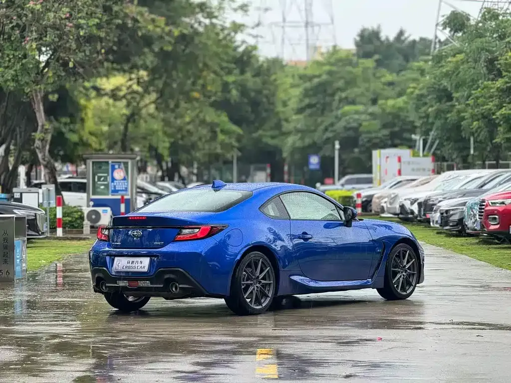 Subaru BRZ 2023 из CN, фото 9