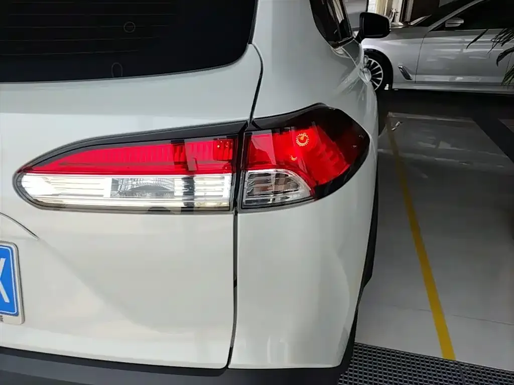 Toyota Frontlander 2023 из CN, фото 3