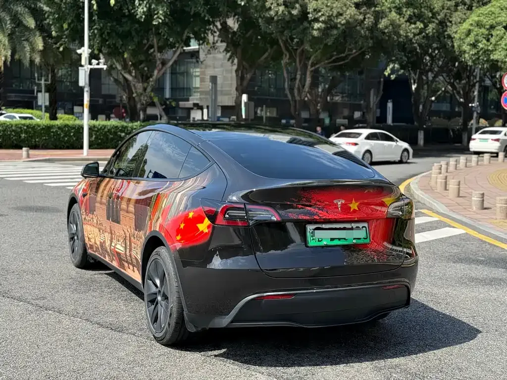 Tesla Model Y — фото 7
