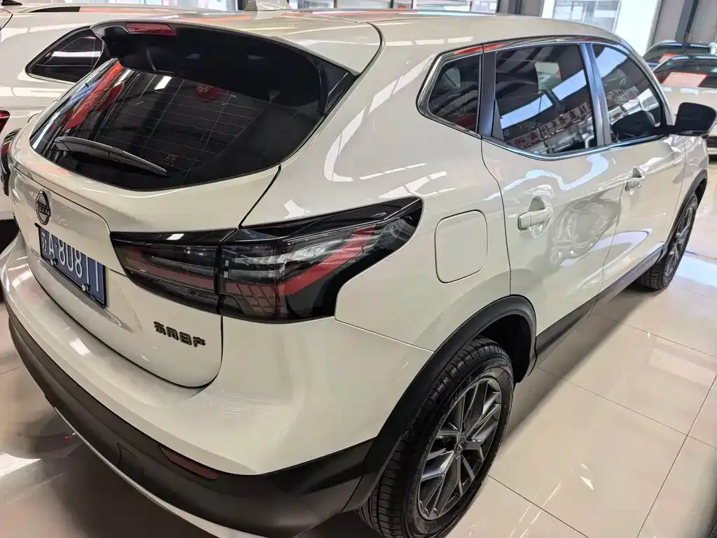 Nissan Qashqai — фото 9