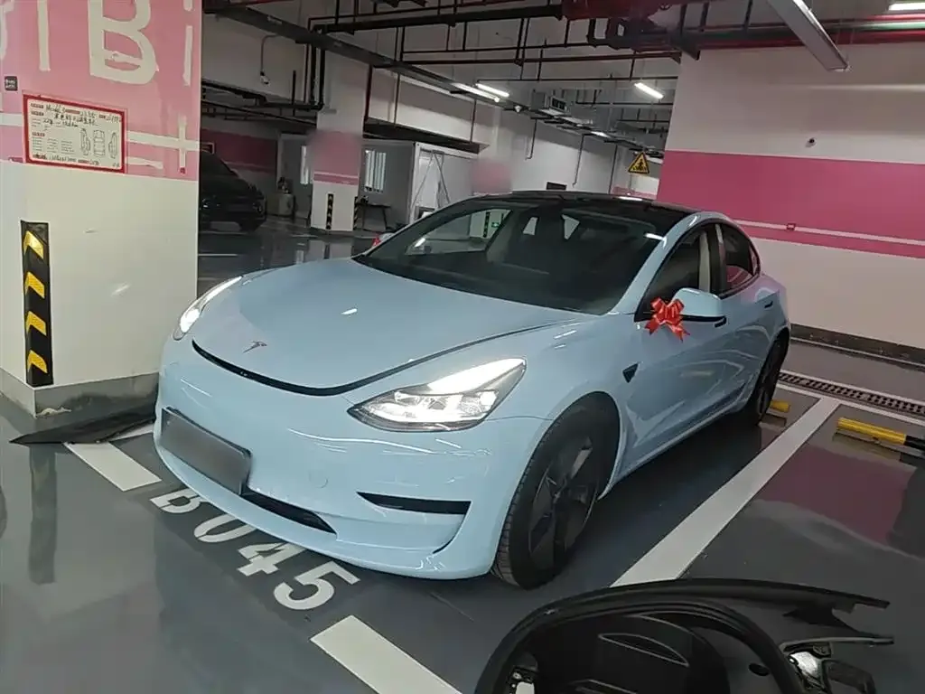 Tesla Model 3 — фото 1
