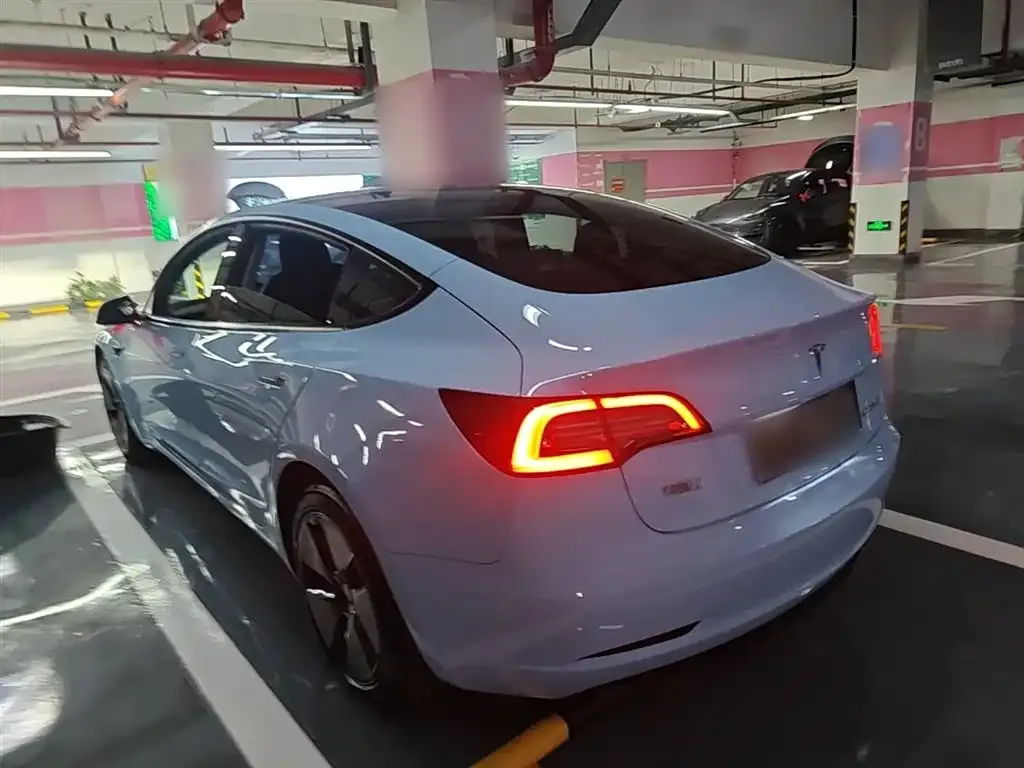 Tesla Model 3 — фото 10