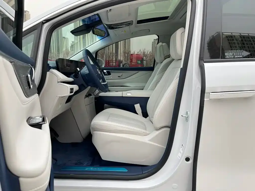 Buick GL8 Hybrid — фото 5
