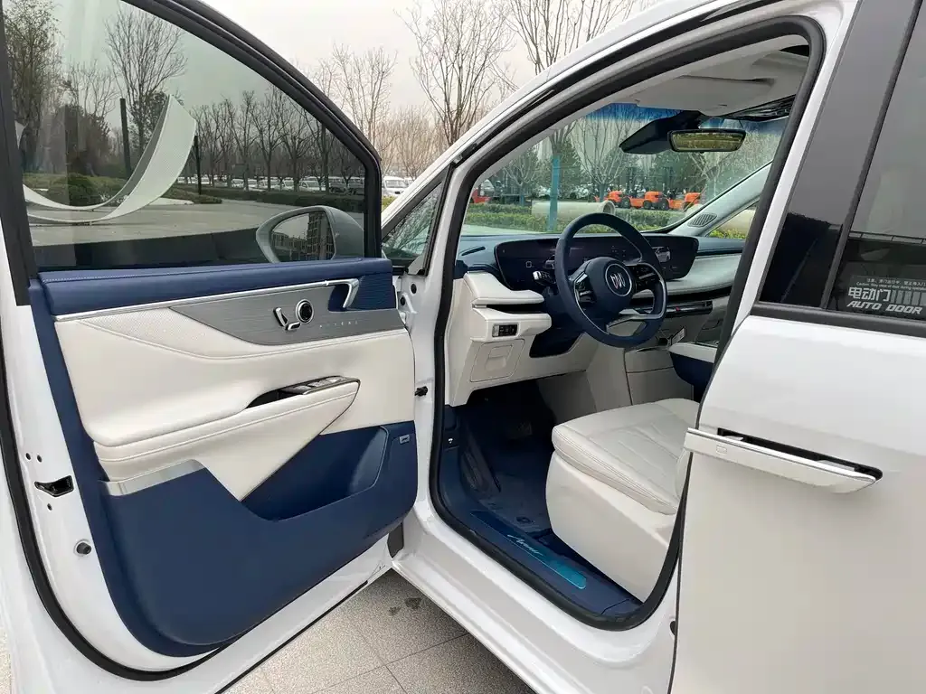 Buick GL8 Hybrid — фото 9