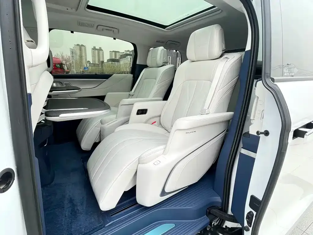 Buick GL8 Hybrid — фото 8