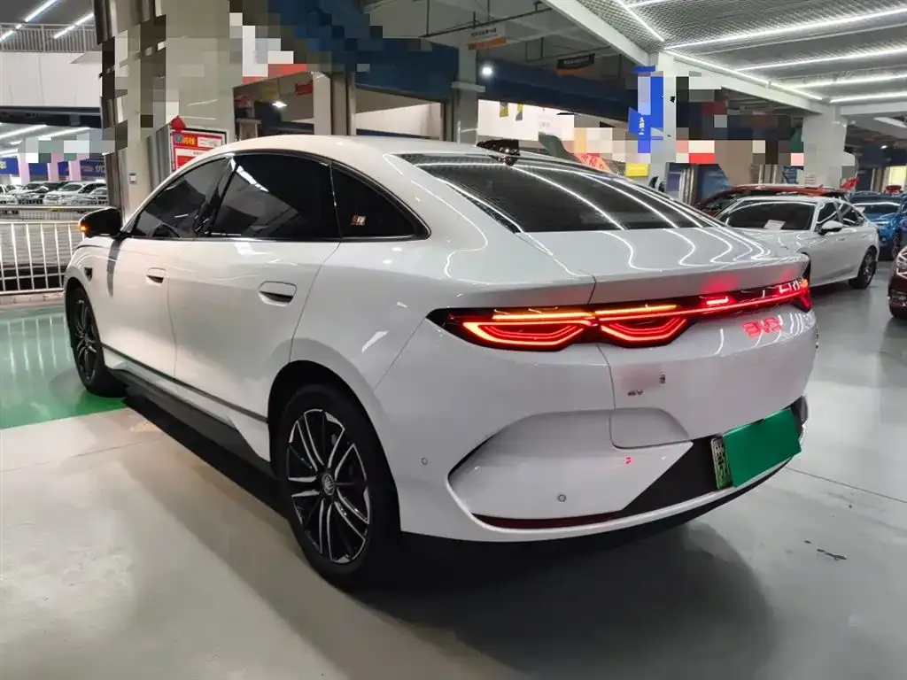 BYD Qin L — фото 9