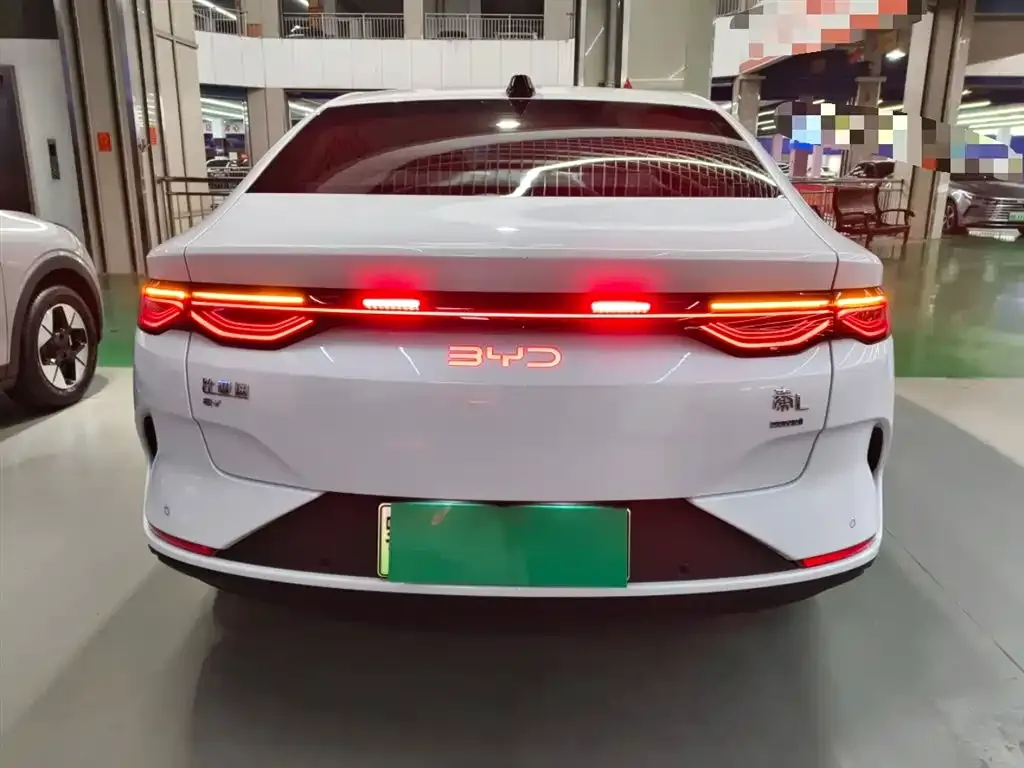 BYD Qin L — фото 8