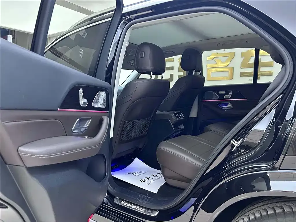 Mercedes-Benz GLE — фото 10