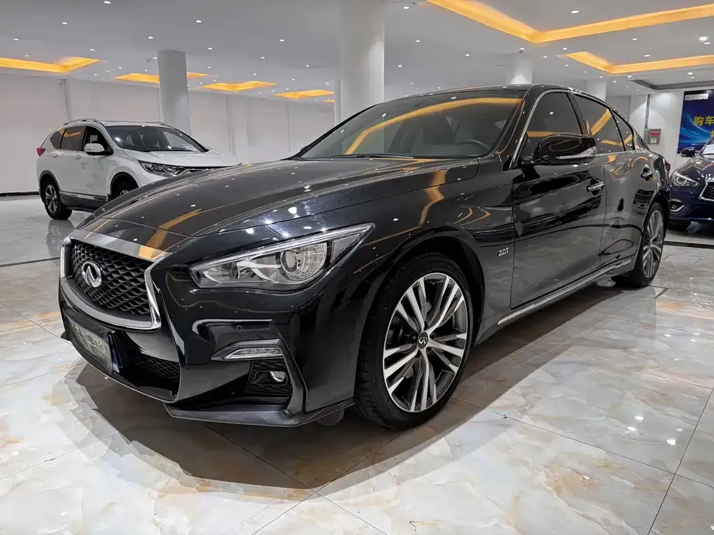 Infiniti Q50L — фото 1