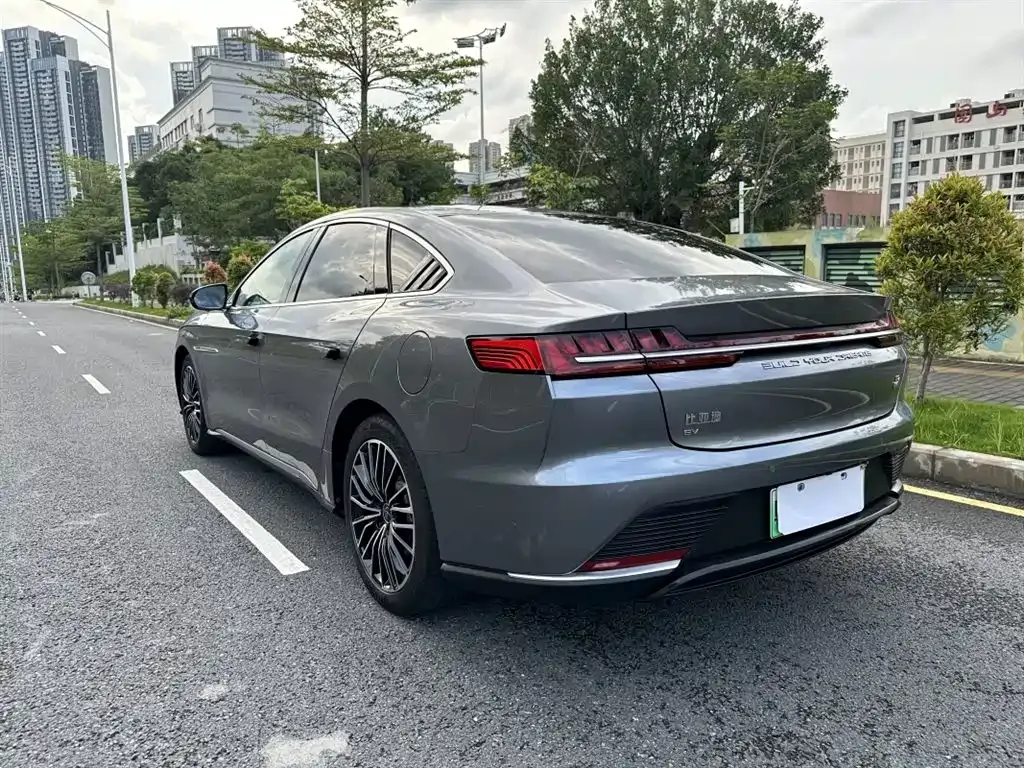 BYD Han — фото 10