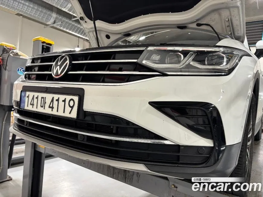 Volkswagen Tiguan 2.0 TDI 4Motion Prestige 1