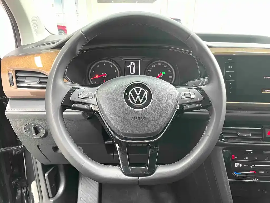 Volkswagen Tharu — фото 6