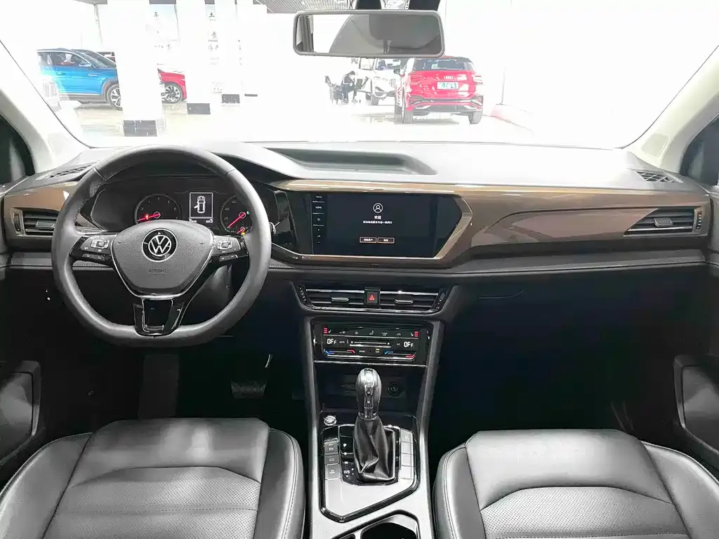 Volkswagen Tharu — фото 3