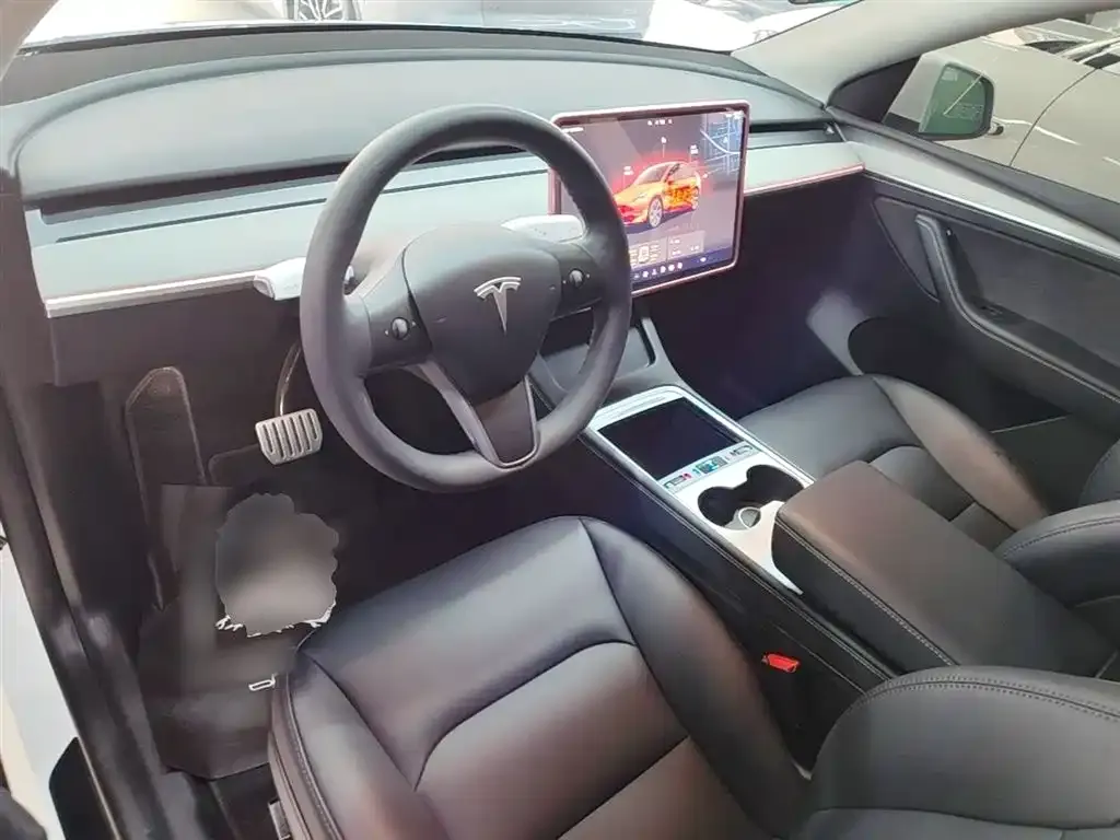 Tesla Model Y — фото 4