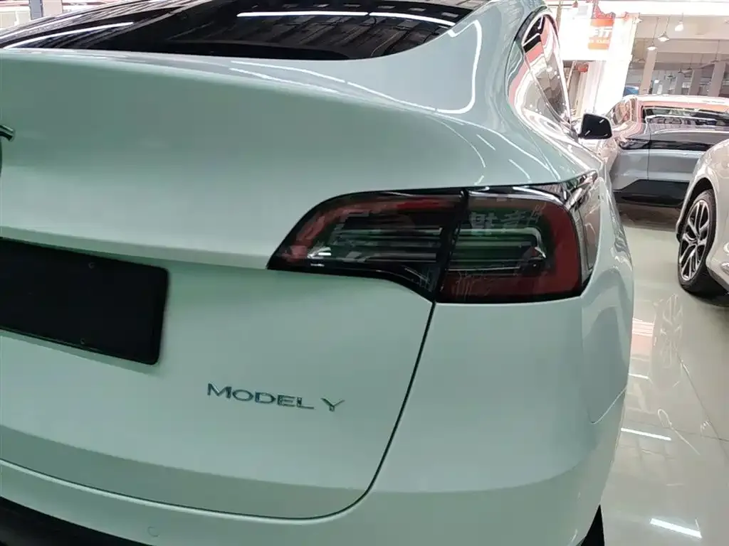 Tesla Model Y — фото 7