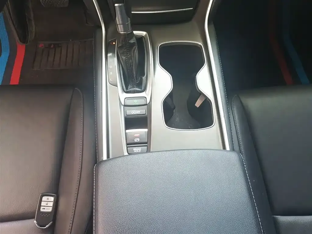 Honda Accord — фото 5
