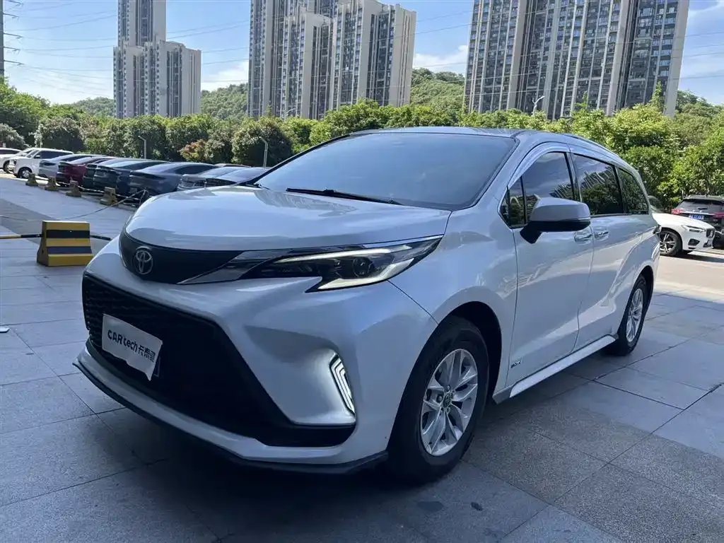 Toyota Granvia — фото 10