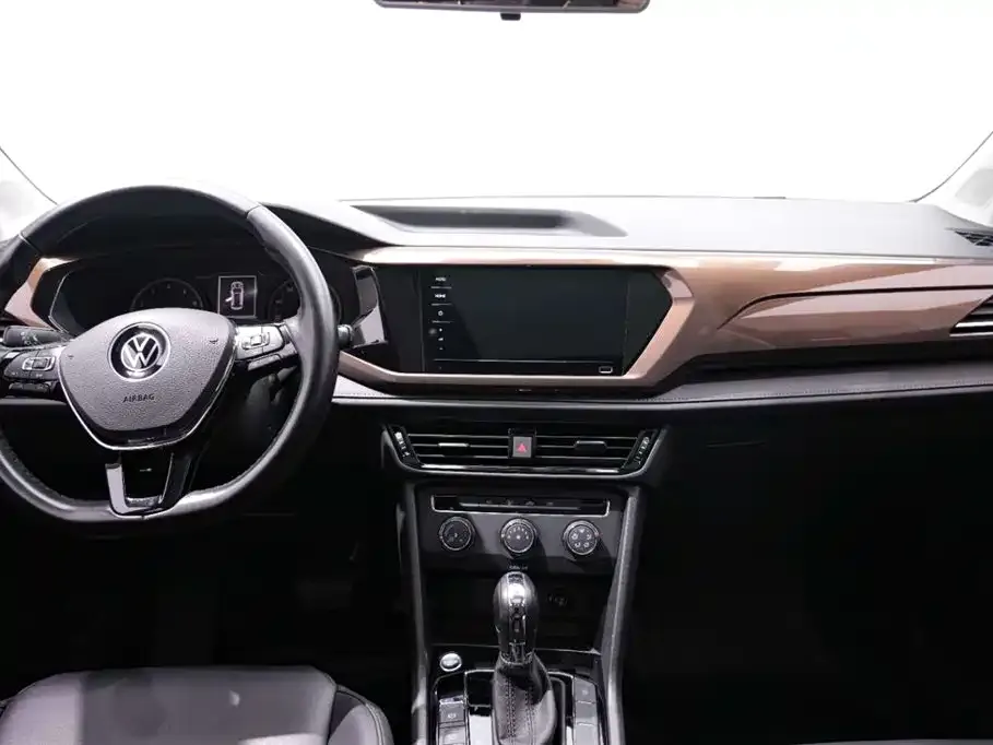 Volkswagen Tharu — фото 4