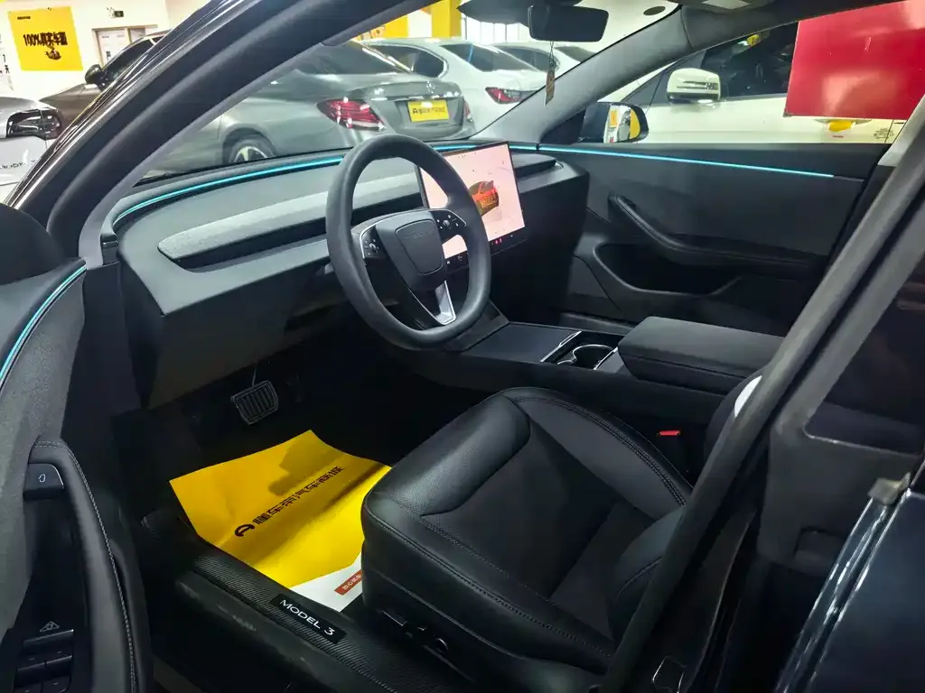 Tesla Model 3 — фото 4