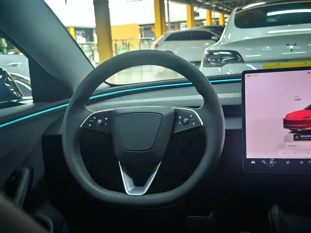 Tesla Model 3 — фото 2
