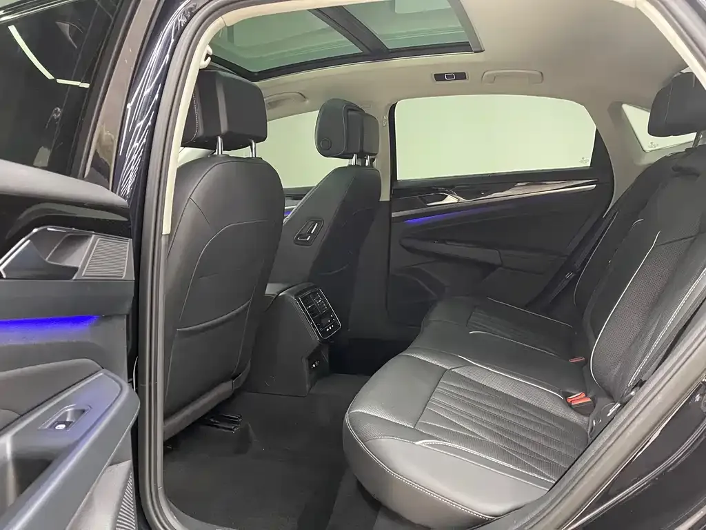 Volkswagen Passat — фото 7
