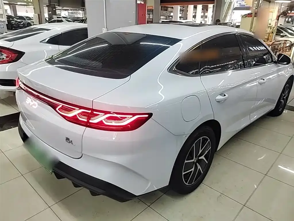 BYD Qin L — фото 5